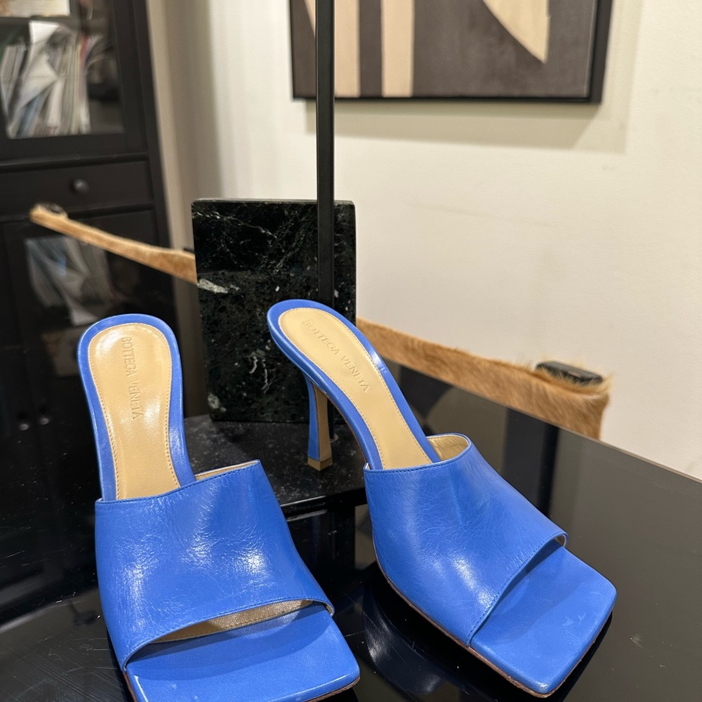 Bottega Veneta Vibrant Blue Heels 37 1/2